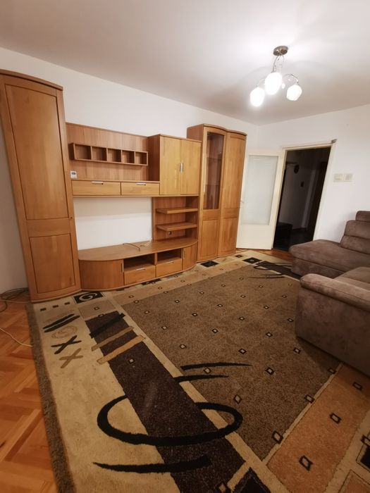 Inchiriez apartament cu 3 camere in Lugoj