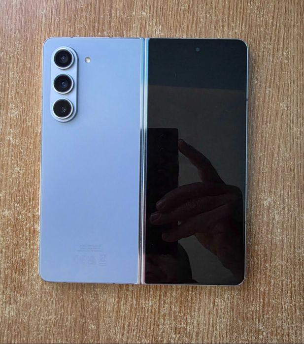 Vând/schimb  Samsung Galaxy Z Fold 5 512GB