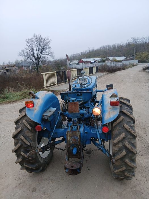 Tractor ford 2000(recent adus in tara)