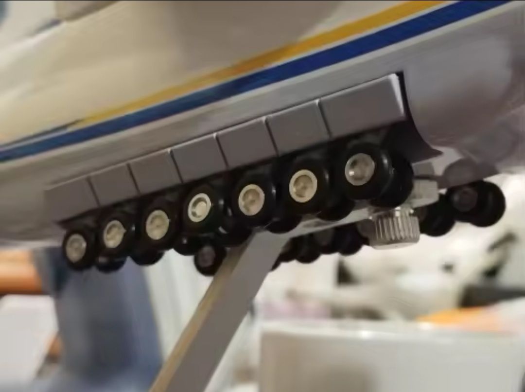 42 CM!!! ULTIMUL EXEMPLAR! Macheta business de avion Antonov 225 Mriya