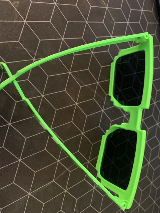 Ochelari de soare model Minecraft