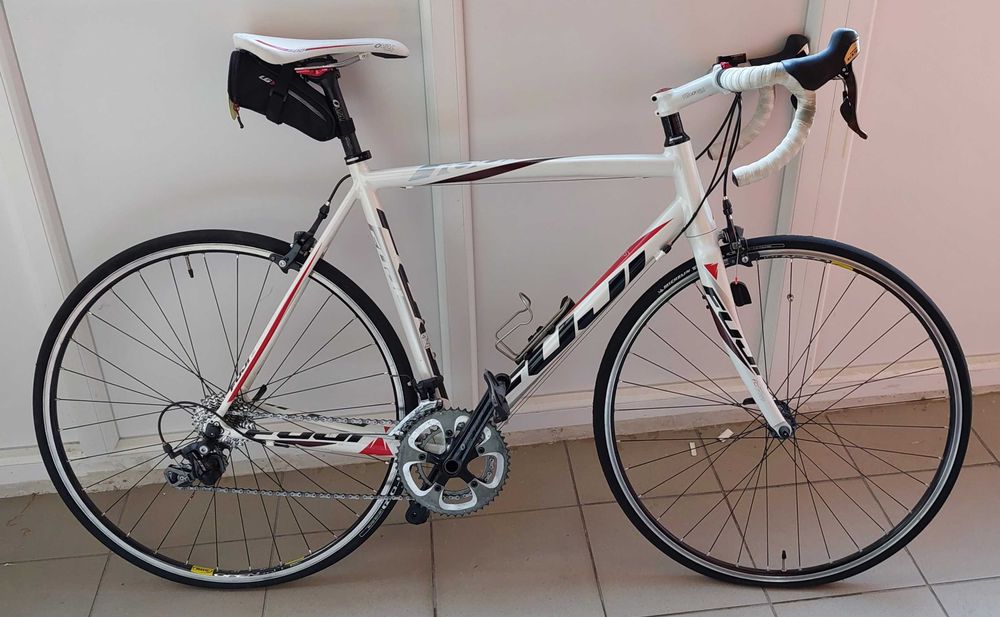 Cursiera Fuji Roubaix 1.3