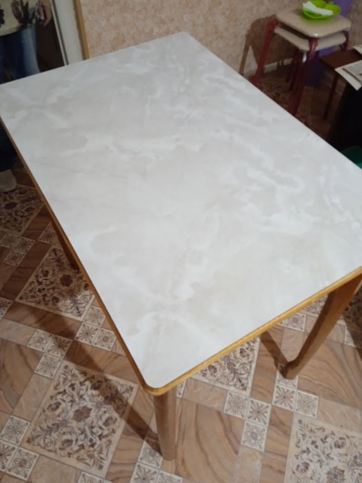 Продается стол раздвижной