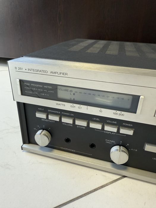 Премиум интегриран стерео усилвател REVOX B 251 - 2x100W