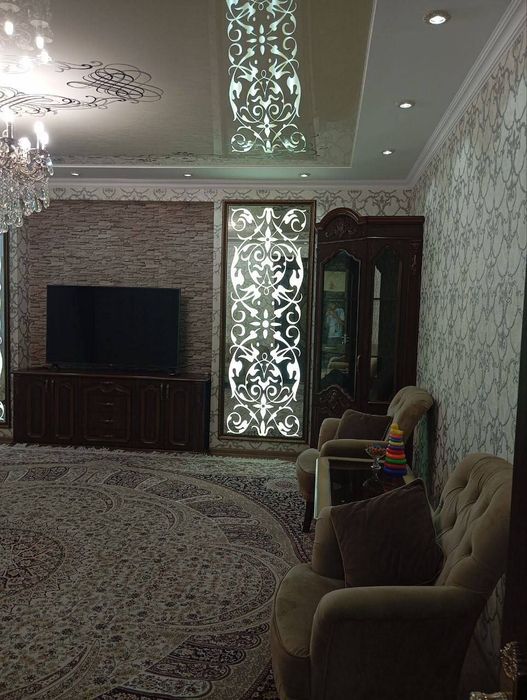 Здаецая 4 комнатная квартира массив куйлюк 1