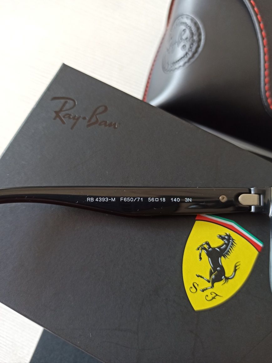 Слънчеви очила RayBan Ferrari