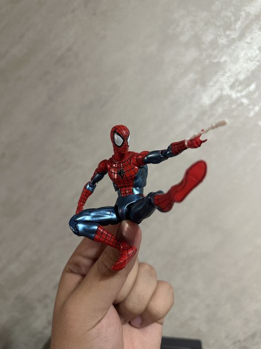 Фигурка Человека паука от Mafex