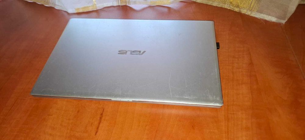 Asus Vivobook 14, I5, 8gb ram, SSD