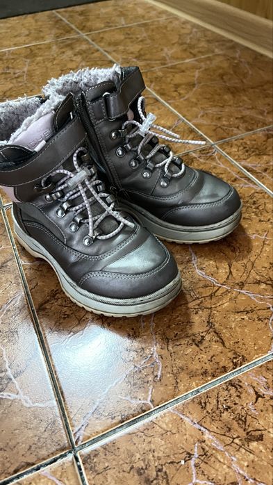 Продам зимние, детские ботинки