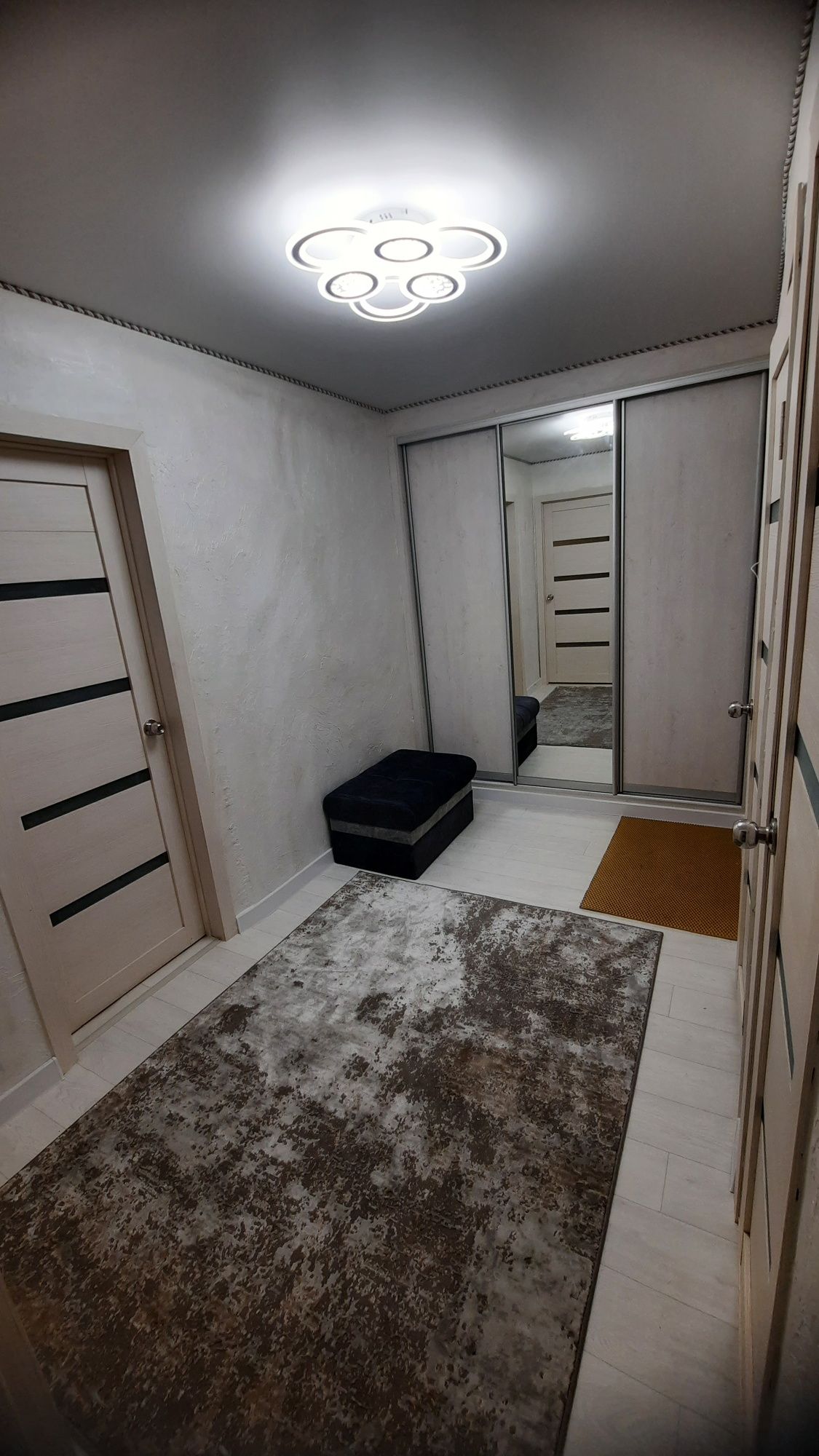 Продам 2 комнатную квартиру в г. Рудный, ул. Сеченова 42а.