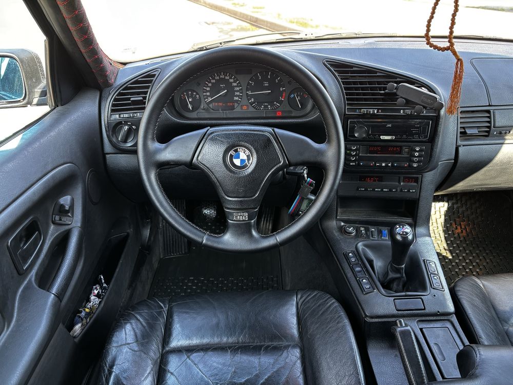 Продам Бмв 318 туринг 1998