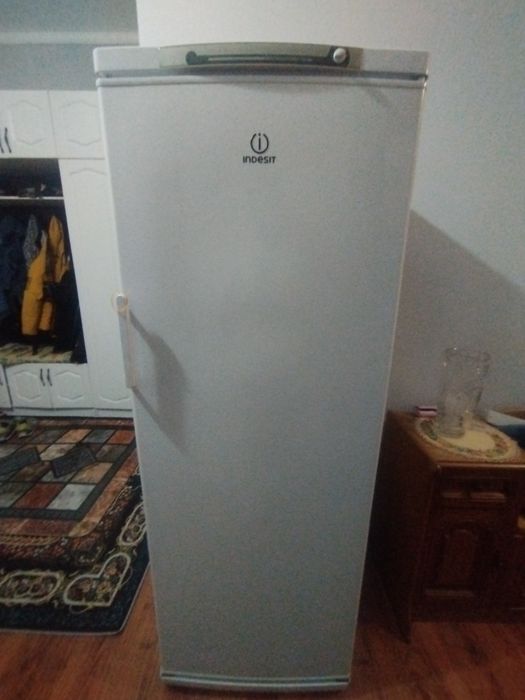 Морозильник indesit