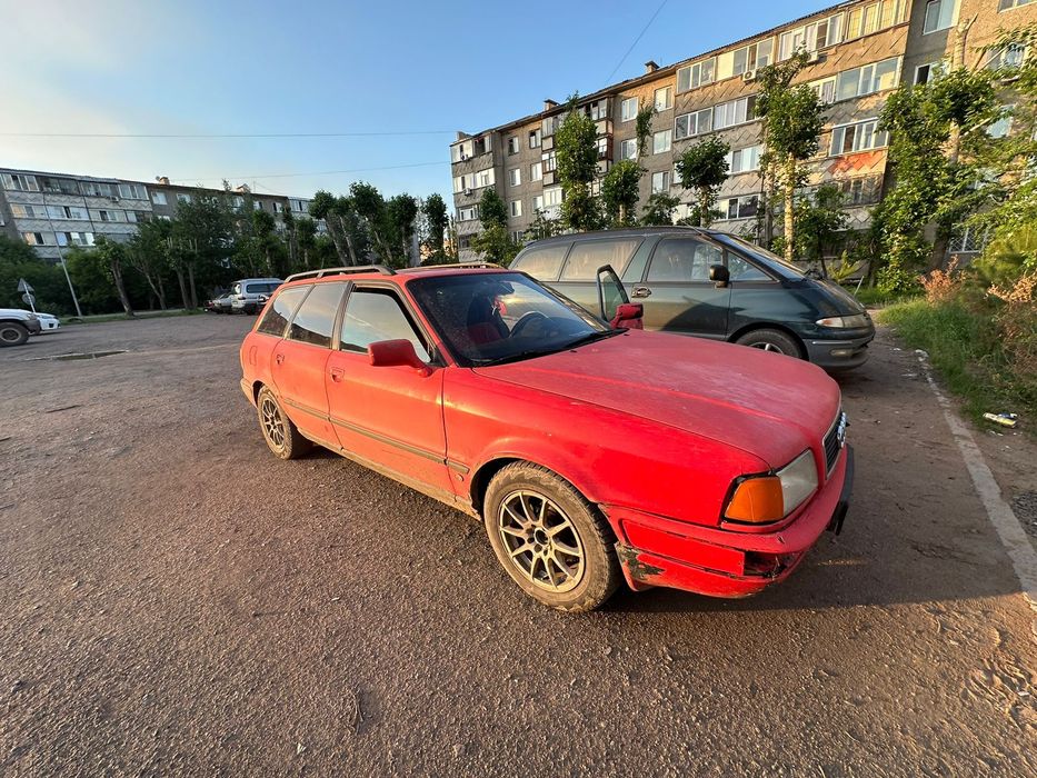 Автомобиль марки Ауди 80