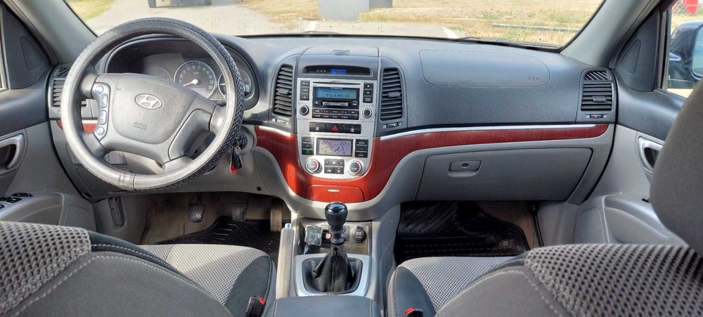 Vând Hyundai SantaFe 4x4 cu motorul 2.2 diesel de 150 cai- 7 locuri