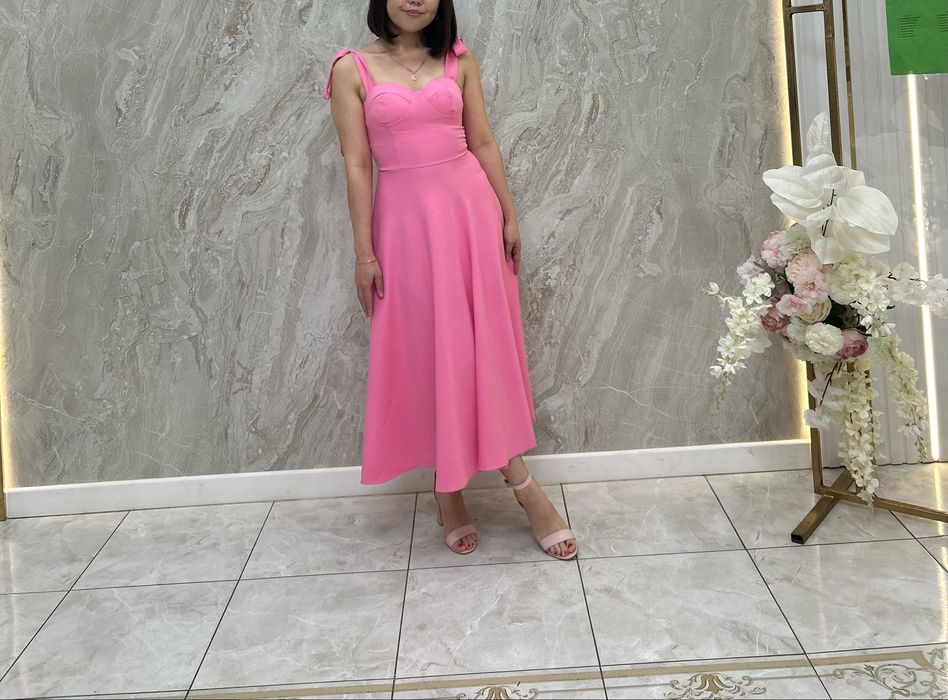 Платье вечерний! 10000 тг торг есть