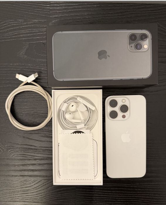 Vand iphone 15 pro impecabil