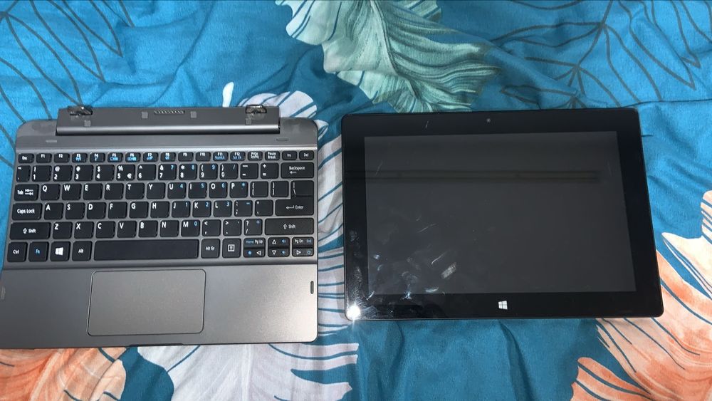 Vand laptop ACER URGENT!!