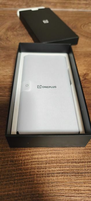 Продавам нов oneplus nord CE5