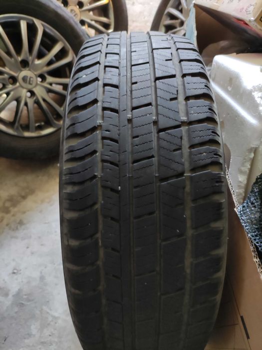 Шины на авто 215/65/R16