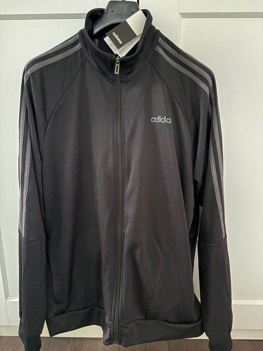 Анцунг Adidas (черен със сиви линии)