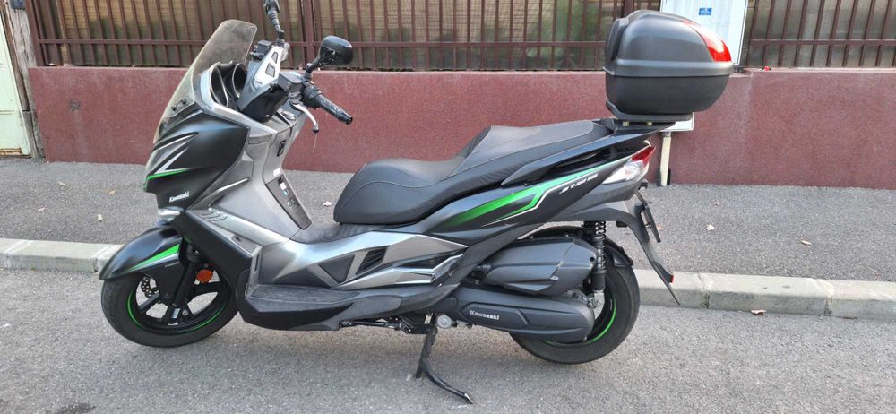 Kawasaki J125 maxiscuter 2017