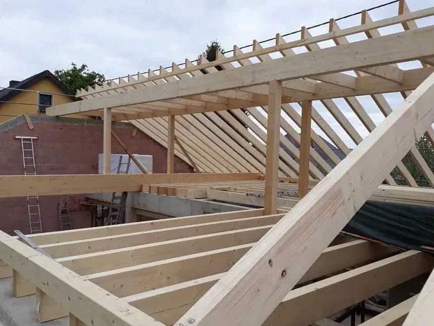 Reparati acoperișuri de urgenta