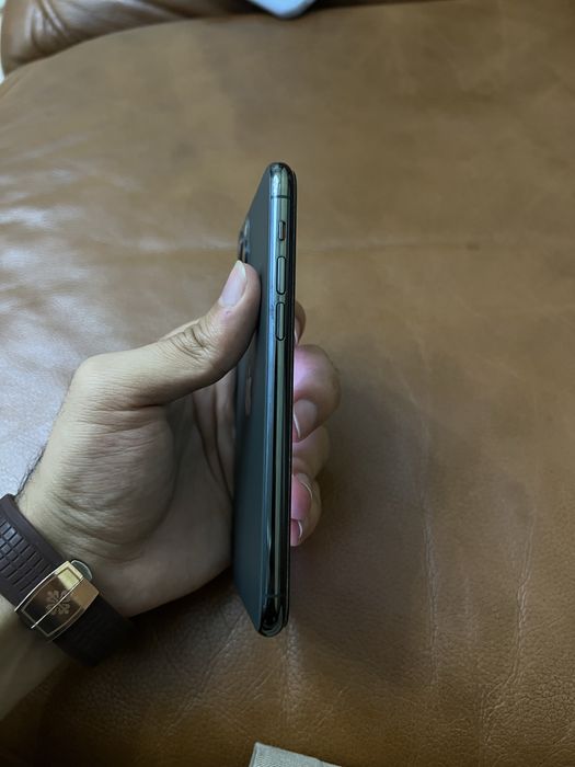 IPHONE 11 pro sotiladi