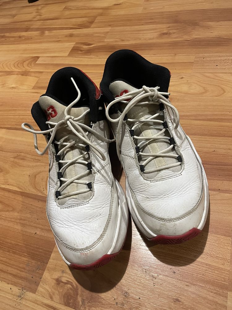 Jordan max aura 3