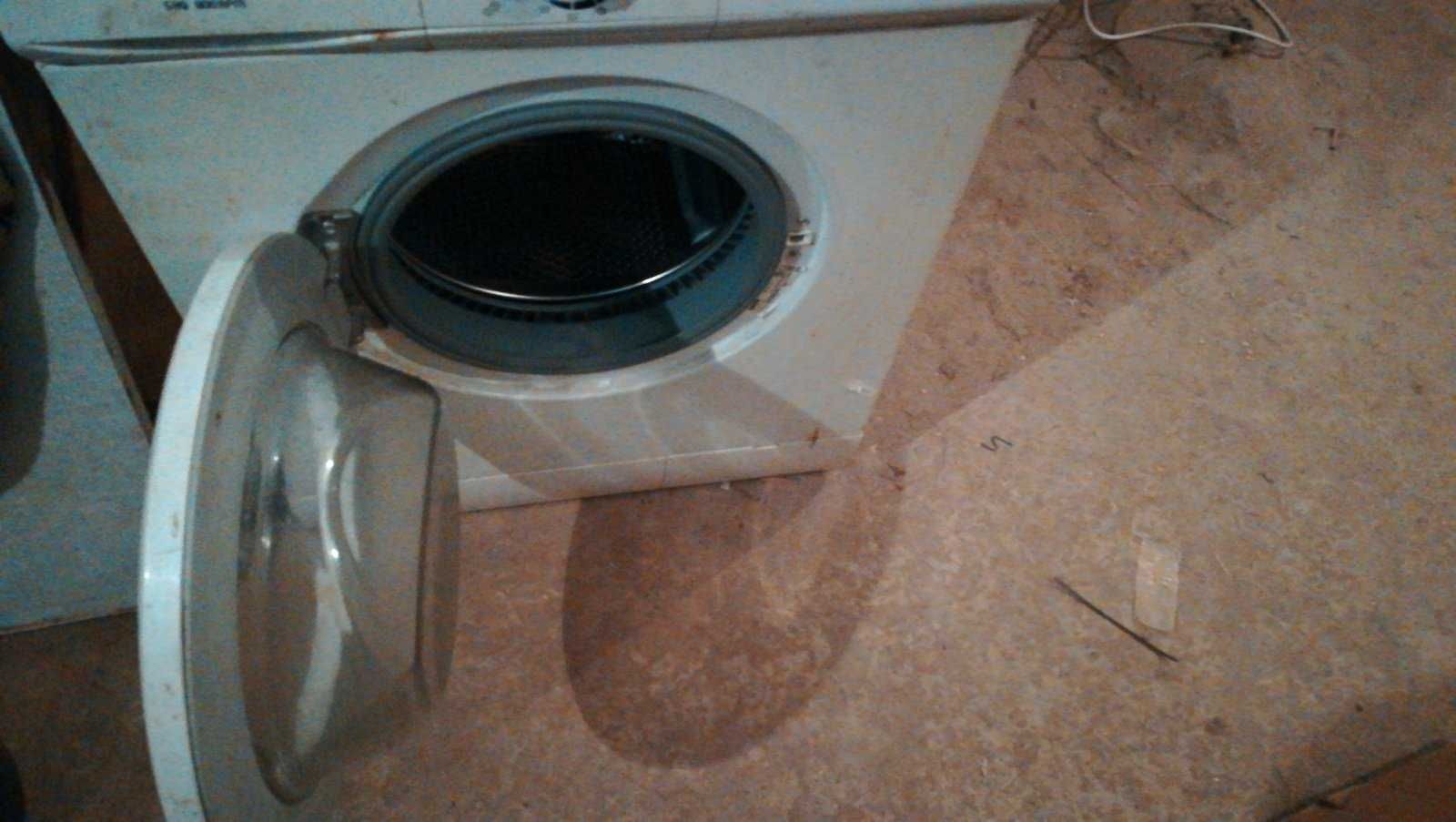 Пералня Зануси инвертор работеща запазена