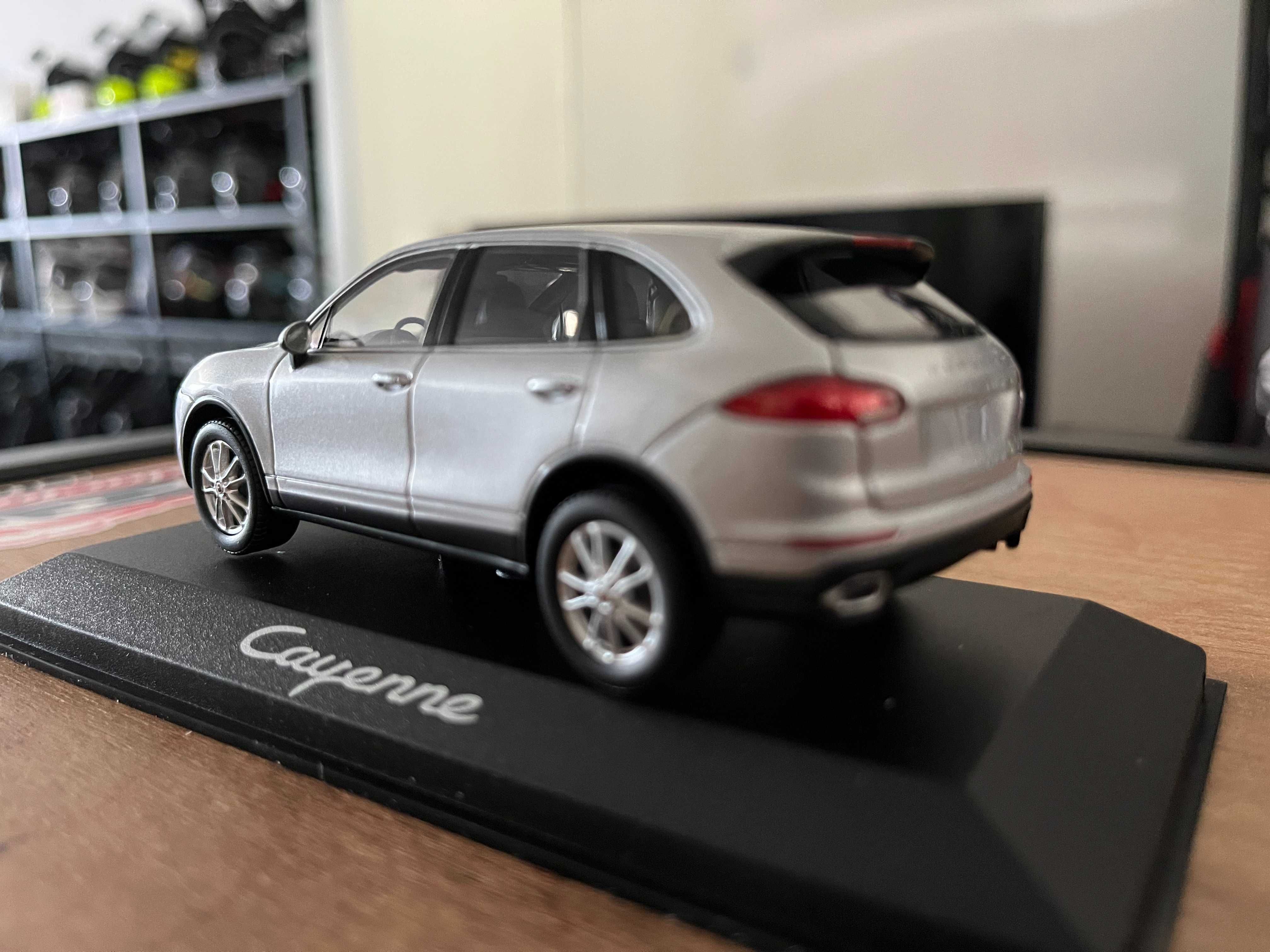 Метална колекционерска количкa MINICHAMPS  PORSCHE CAYENNE  мащаб 1:43