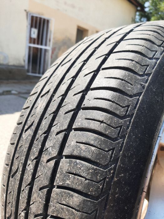 Автомобилни гуми с джанти
