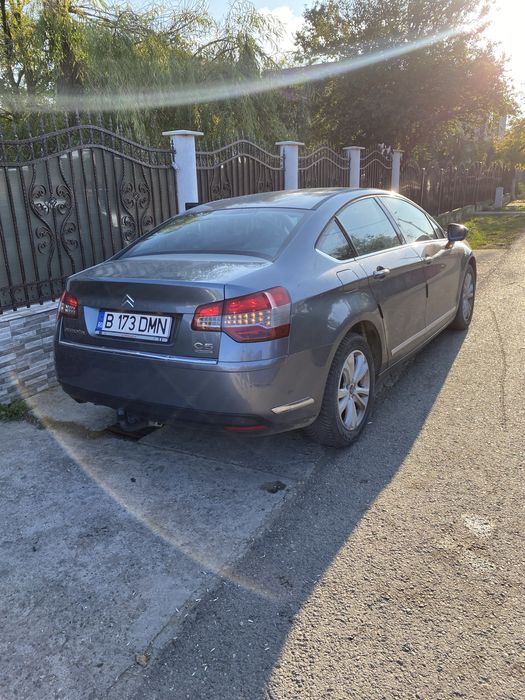 Vand CITROEN C5 unic propietar an 2011 se ofera fiscal km 260000 reali