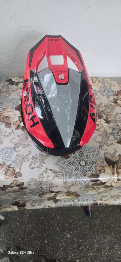 Airoh Twist 3 red king