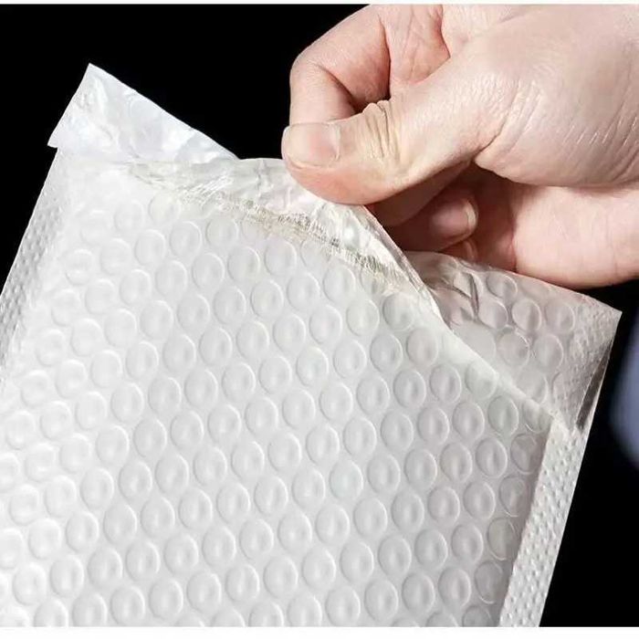 Продаём курьерские пакеты с пупыркой.