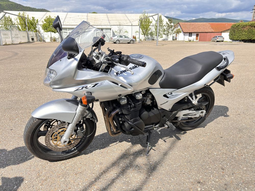 Kawasaki zr 7s 750cmc model 750 F