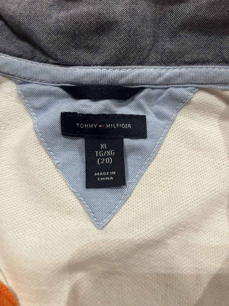 Нова тениска Tommy Hilfiger + подарък 2 обикновени тениски