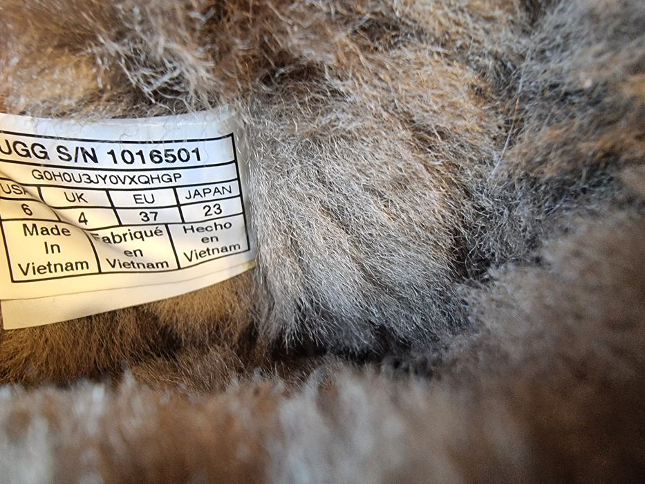 Vand Cizme dama UGG nr 37 , noi