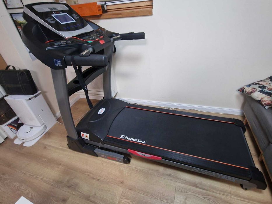 Бягаща пътека inSPORTLine inCondi T400i