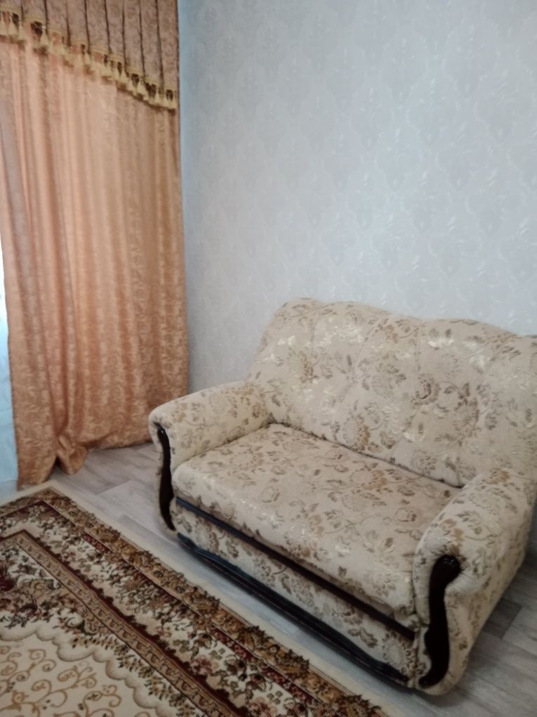 Продается диван подростковый