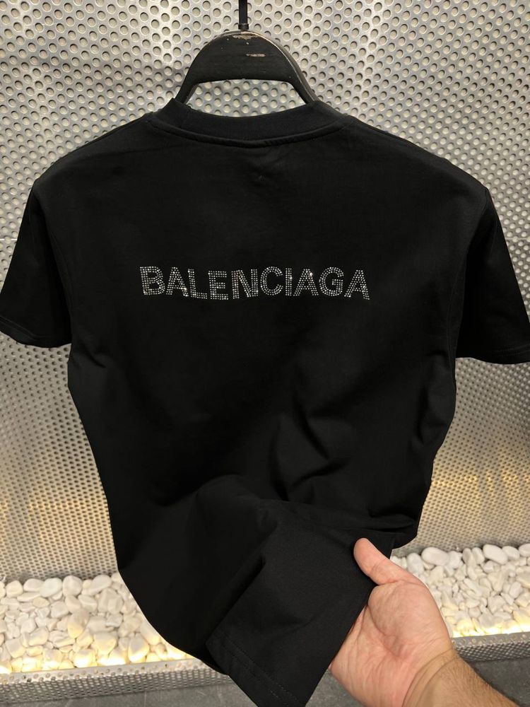 Balenciaga,Versace,Amiri