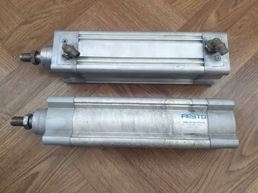 Cilindru piston pneumatic Festo