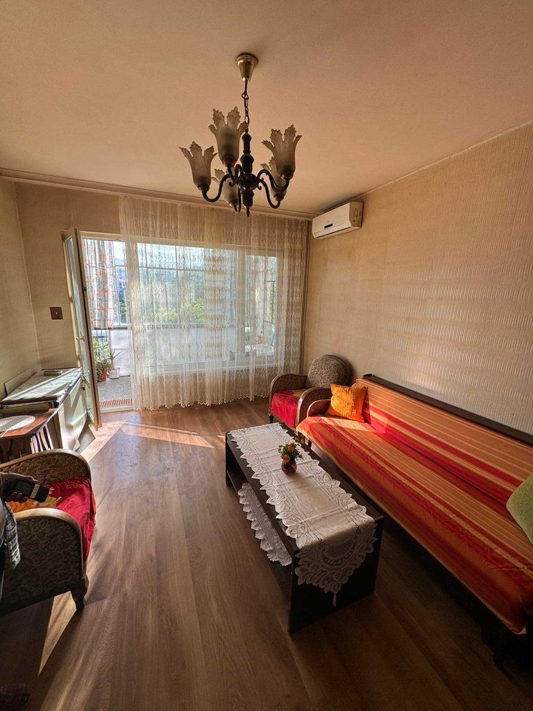 Дава се под наем Двустаен апартамент в Пловдив, Каменица 1 - 55 кв.м за 300 € - Снимка #1