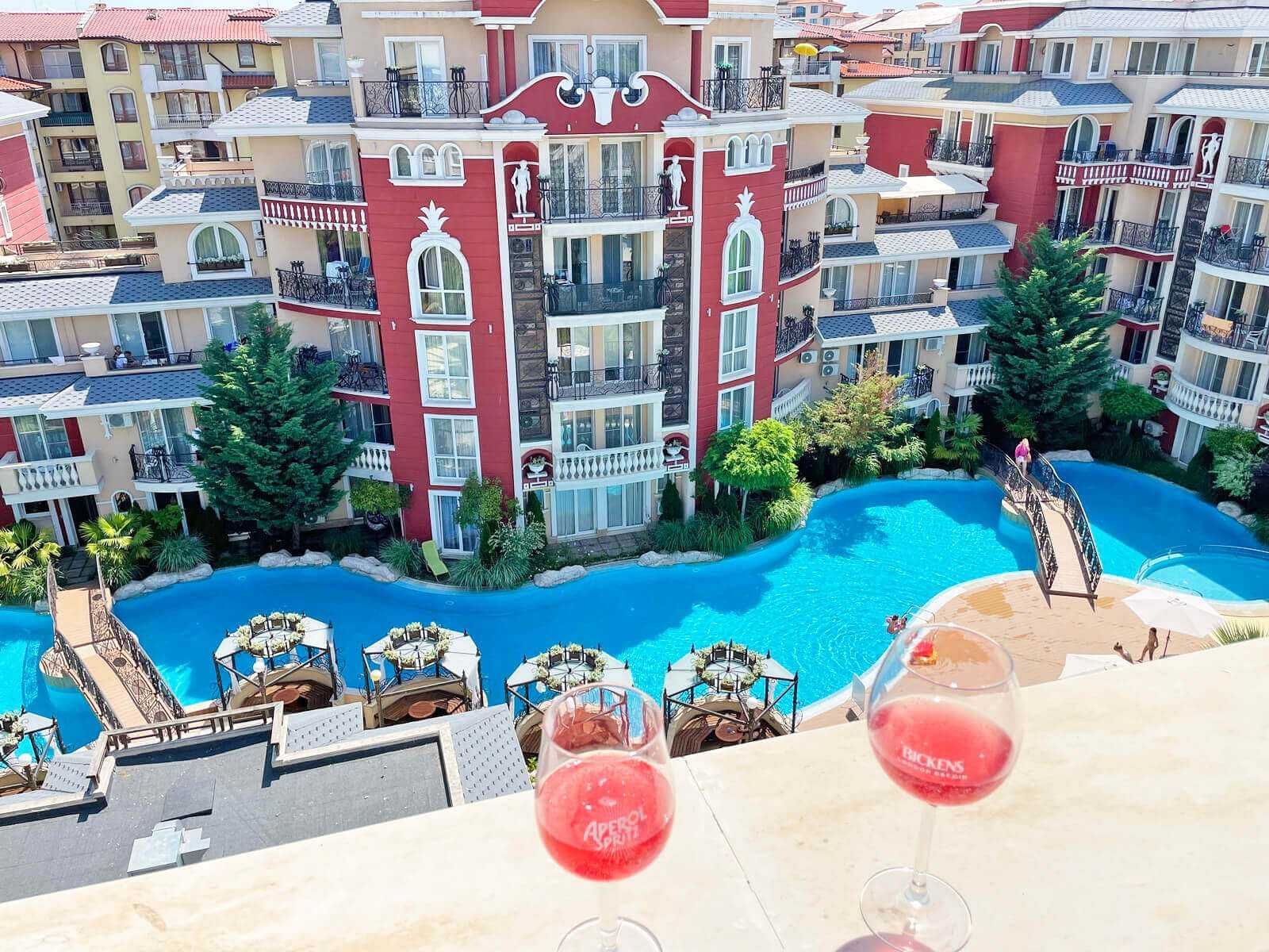 Oбзаведен двустаен апартамент в елитния комплекс ”Messembria Palace”