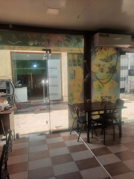 To'qimachi bozorda kafe ijaraga beriladi jihhozlri bilan