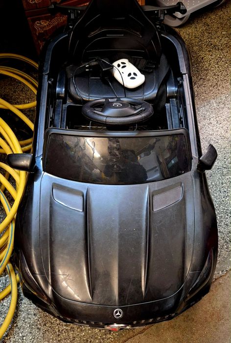 Акумулаторна кола Mercedes AMG GTR, 12V