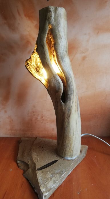 Авторска дървена лампа
