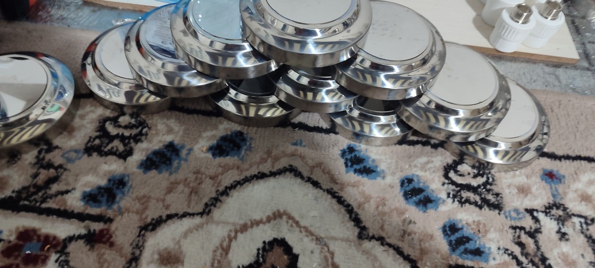 Продам стойку для большой колбы для соков или сиропа