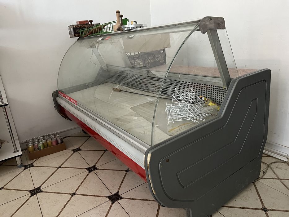 Ветринный холодильник