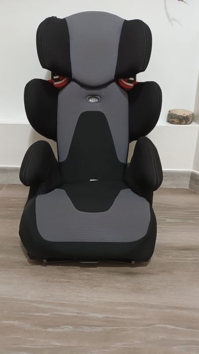 Vand scaun auto pentru copii intre 15-36 kg