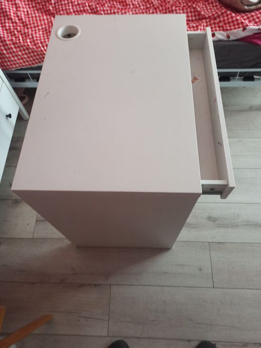 Детско бюро от Икеа